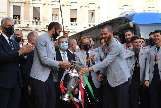 华体会入口-总统接见意大利队，曼奇尼回应英格兰扎心一幕